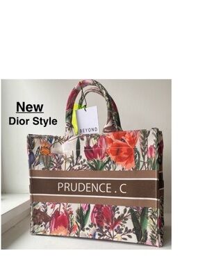 New Beyond Floral canvas “Dior style”Tote Bag with tags⭐️⭐️⭐️⭐️